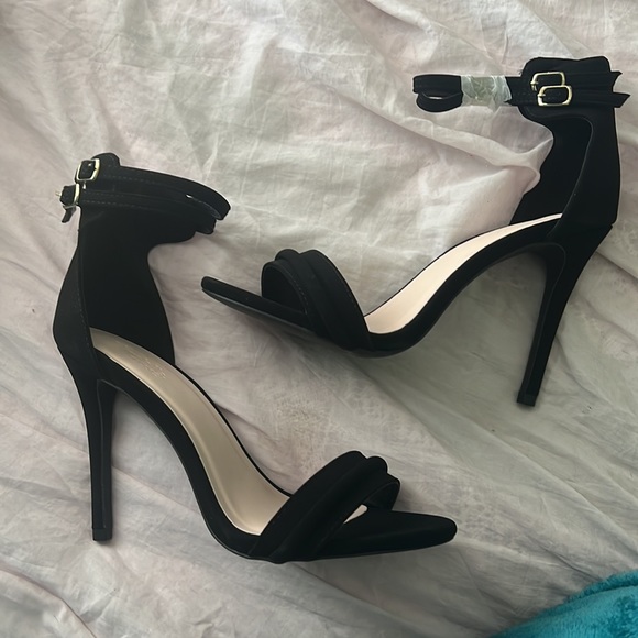 Charlotte Russe Black Suede Heels - Picture 2 of 7